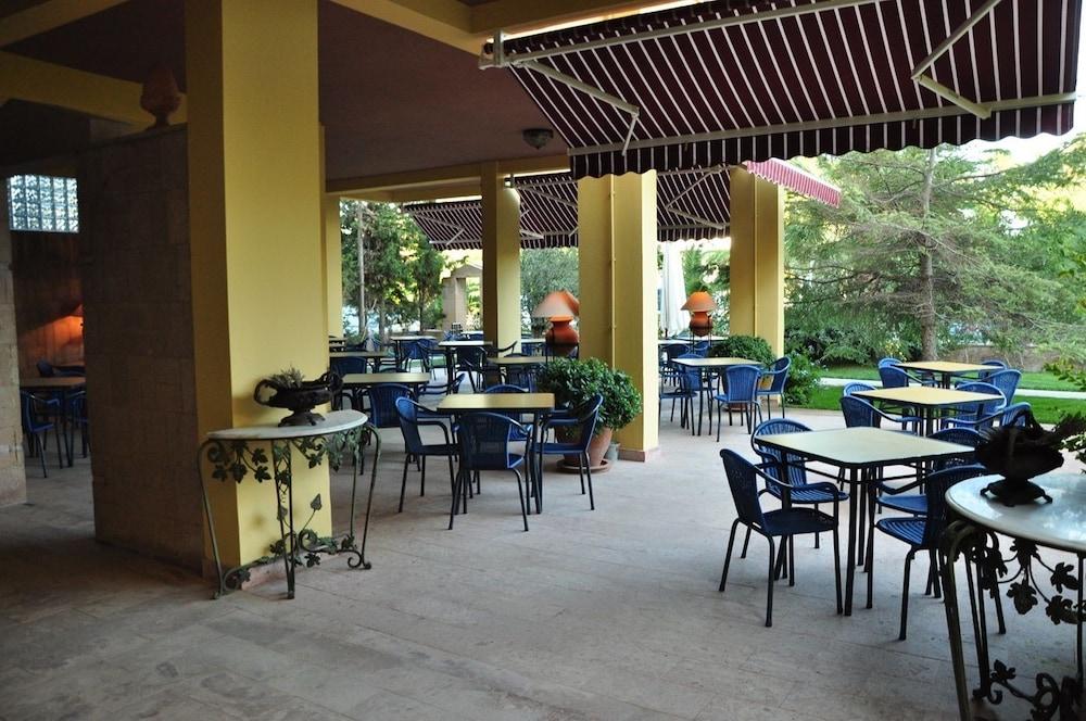 Palm Court Suites Ayvalı Exteriör bild