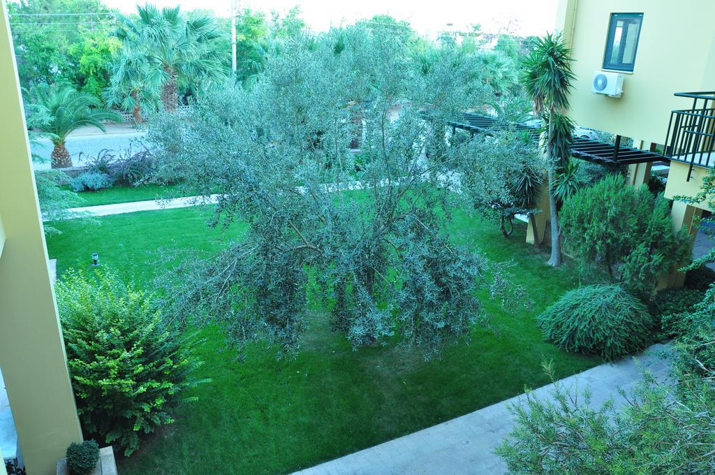 Palm Court Suites Ayvalı Exteriör bild