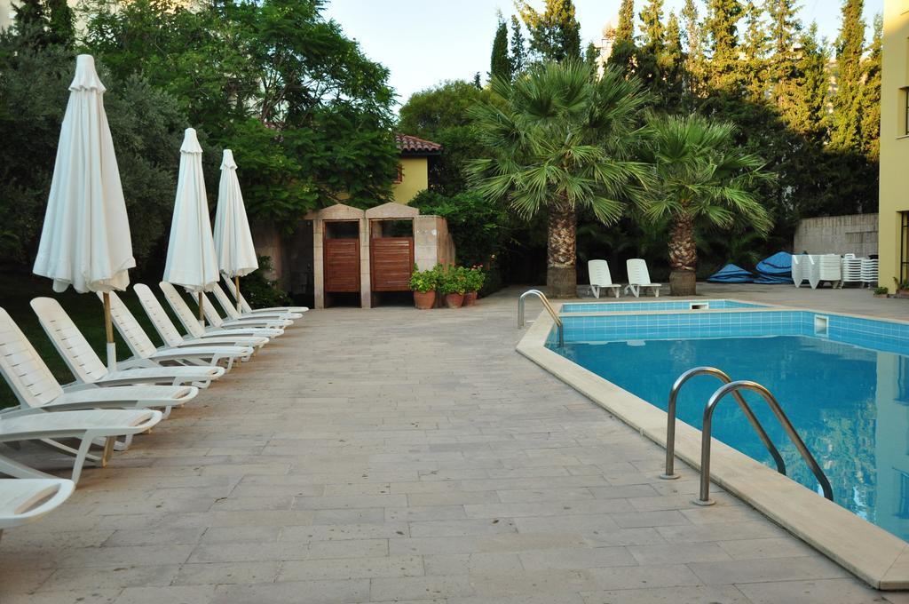 Palm Court Suites Ayvalı Exteriör bild