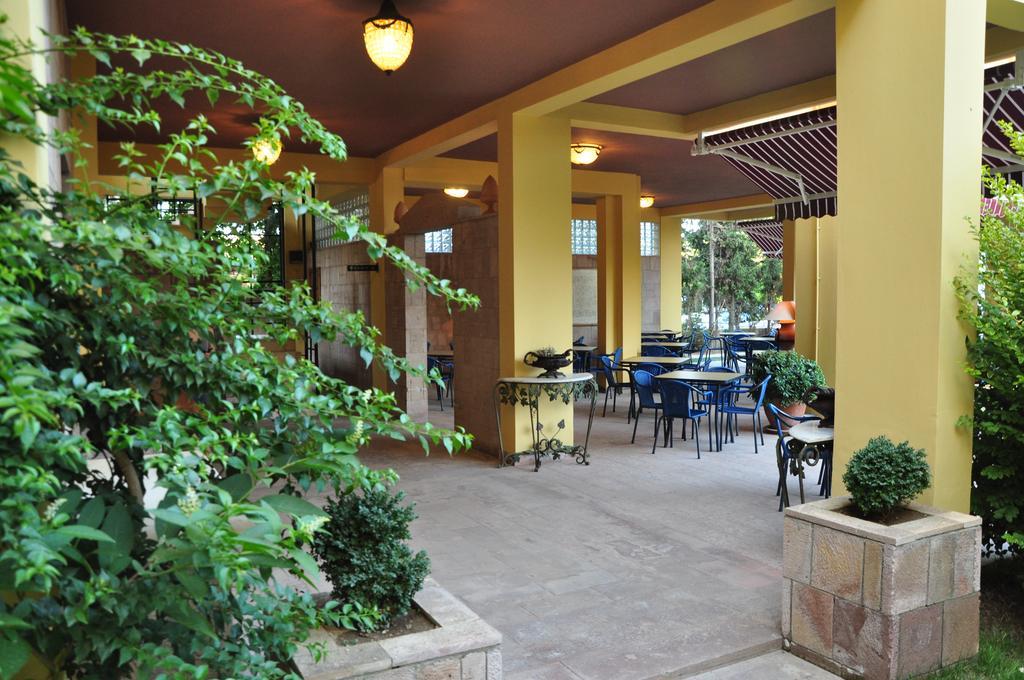 Palm Court Suites Ayvalı Exteriör bild