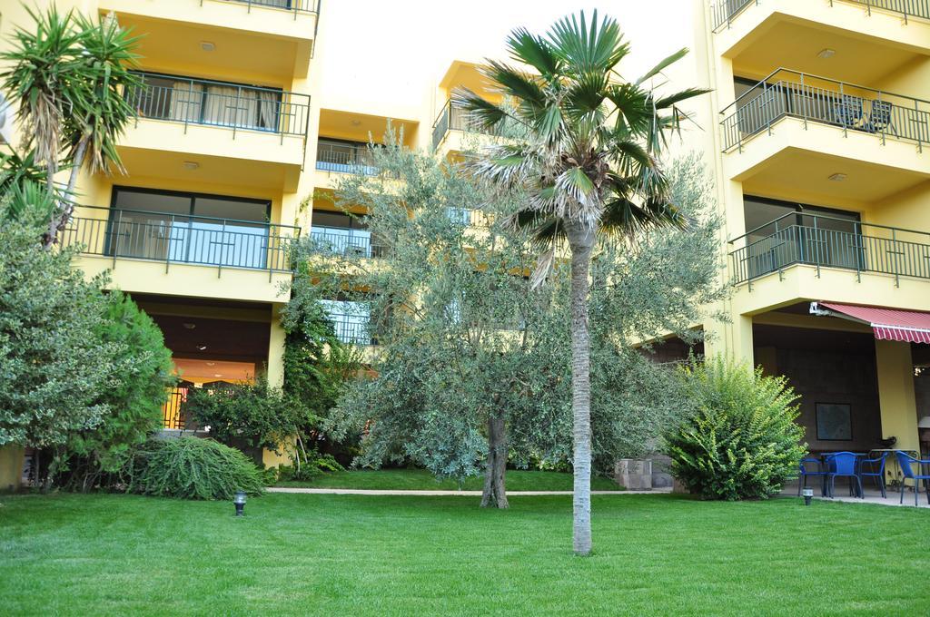 Palm Court Suites Ayvalı Exteriör bild